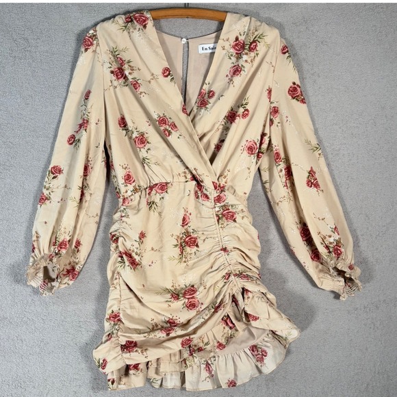 En Saison Dresses & Skirts - En Saison Floral Ruched Wrap Mini Dress Women's Size M‎ Beige Red Anthropologie